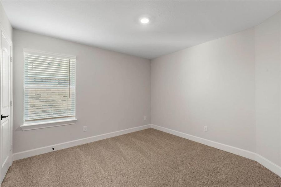 Spacious, unfurnished interior of a new home in Princeton Heights, Princeton (Image 5).