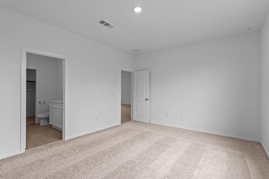 Spacious, unfurnished interior of a new home in Mavera, Conroe (Image 17).