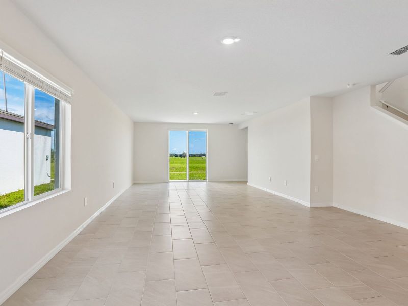 Spacious, unfurnished interior of a new home in Benton Hills - Classic Series, Brooksville (Image 12).