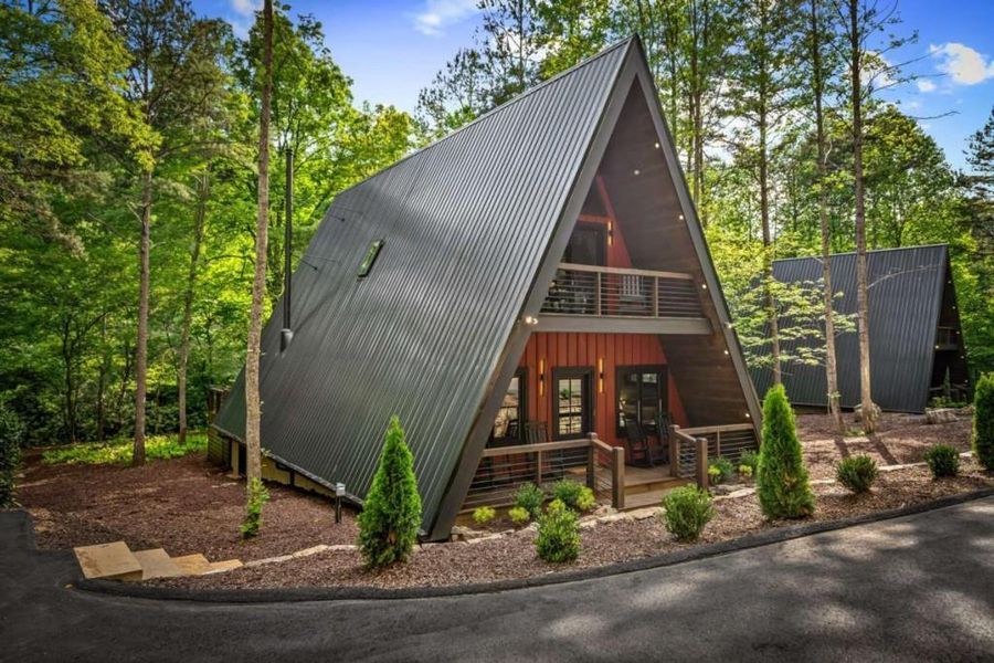 Community amenities in , McCaysville (Image 43).