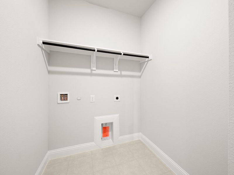 Spacious, unfurnished interior of a new home in Waverly Estates, Nevada (Image 18).