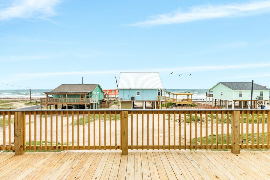 Exterior details and patio area of a home in , Surfside Beach (Image 15).