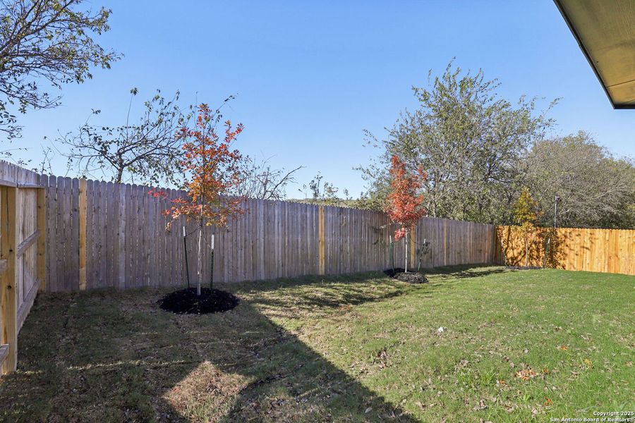 Exterior details and patio area of a home in Comanche Ridge, San Antonio (Image 25).