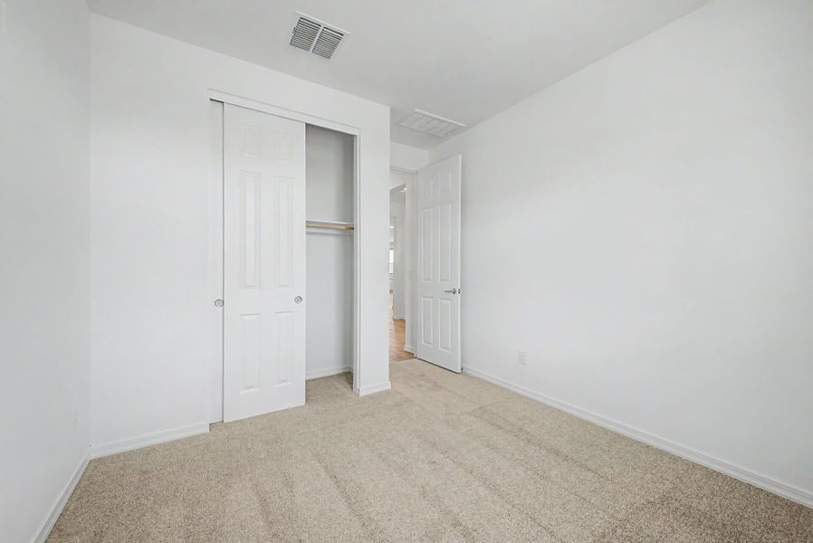 Spacious, unfurnished interior of a new home in Soleo, San Tan Valley (Image 10).