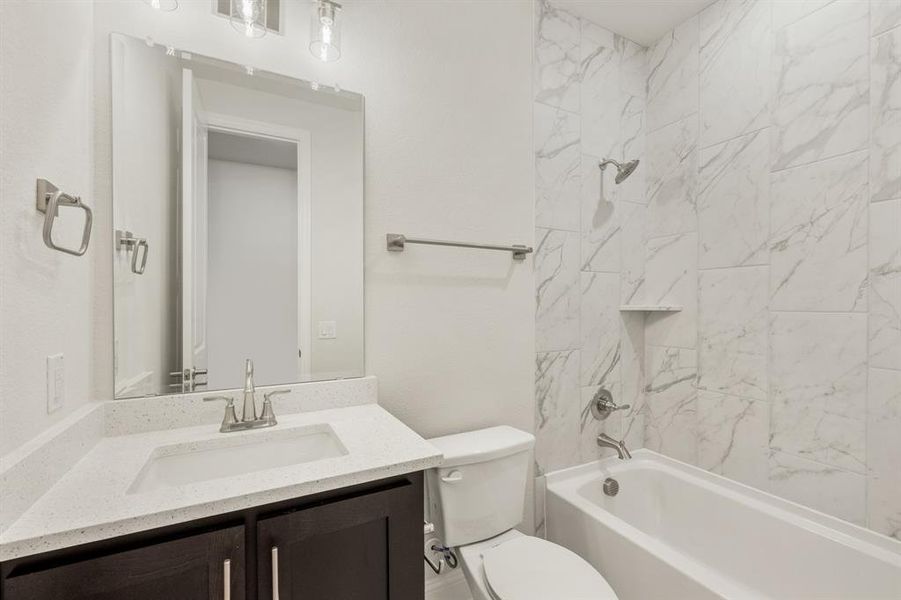 Furnished interior view inside a new home in Mockingbird Heights Classic 60, Midlothian (Image 6). Furnished interior view inside a new home in Mockingbird Heights Classic 60, Midlothian (Image 6).