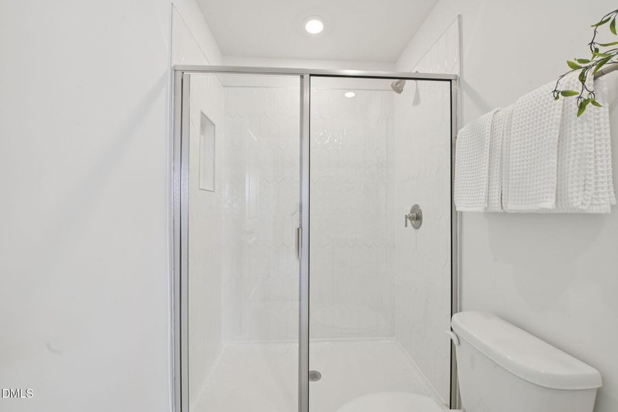 19-web-or-mls-2027 Oakdale Dr-S3103-019