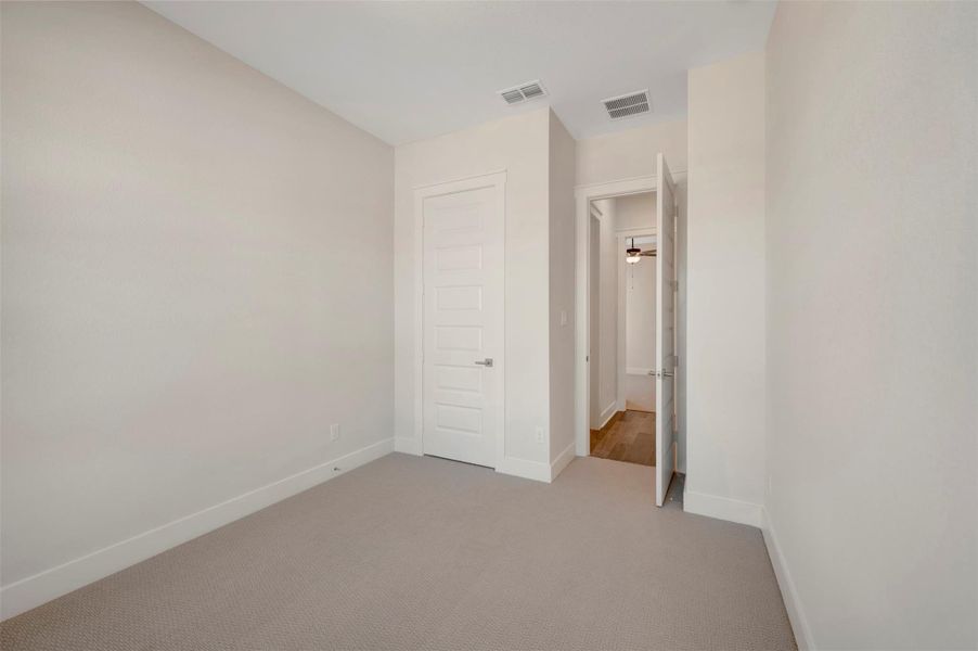 Spacious, unfurnished interior of a new home in Elyson - Reserve Collection, Katy (Image 27).