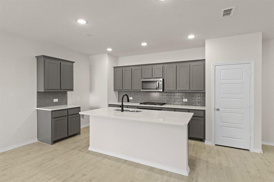 10. 5418 Runnel - Kitchen (2)