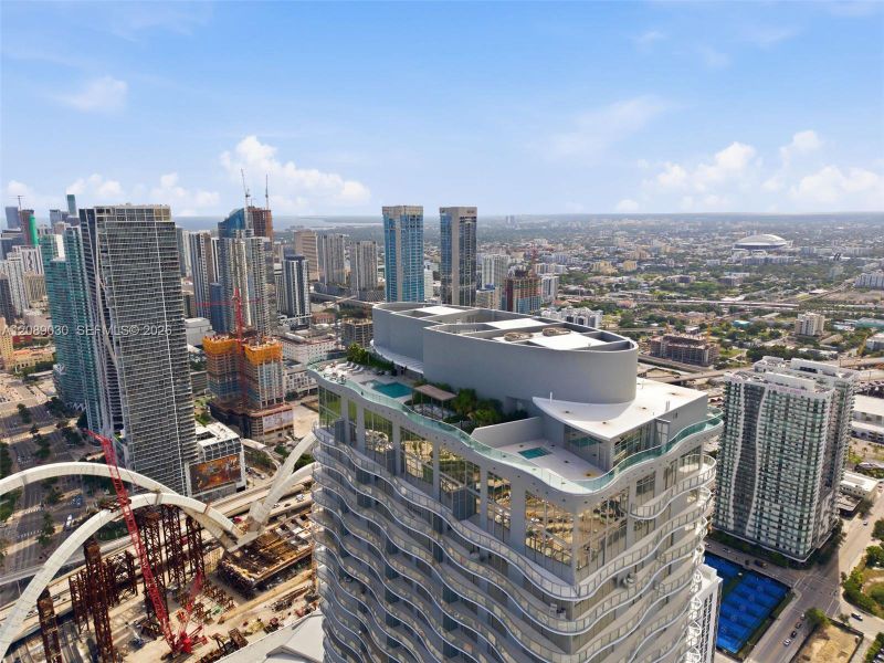 Condo located in Miami, FL showcasing its design and architecture (Image 26).