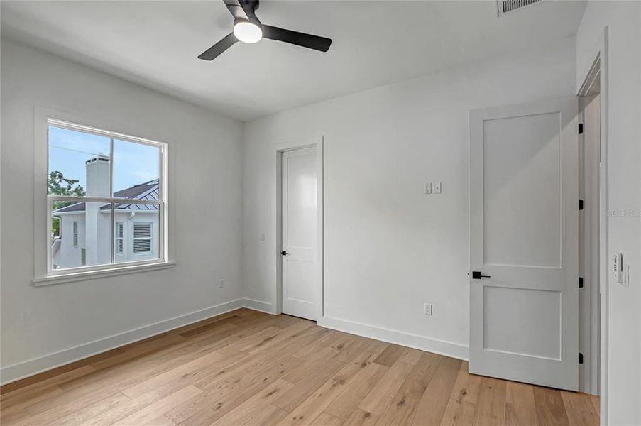 Spacious, unfurnished interior of a new home in , Tampa (Image 72).
