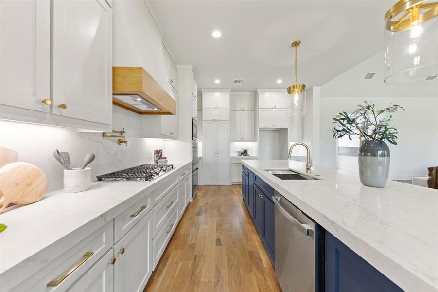 Furnished interior view inside a new home in , Red Oak (Image 12).