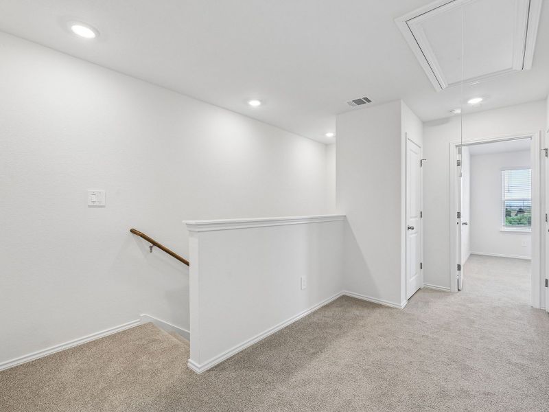 Spacious, unfurnished interior of a new home in Turner's Village, Buda (Image 9).