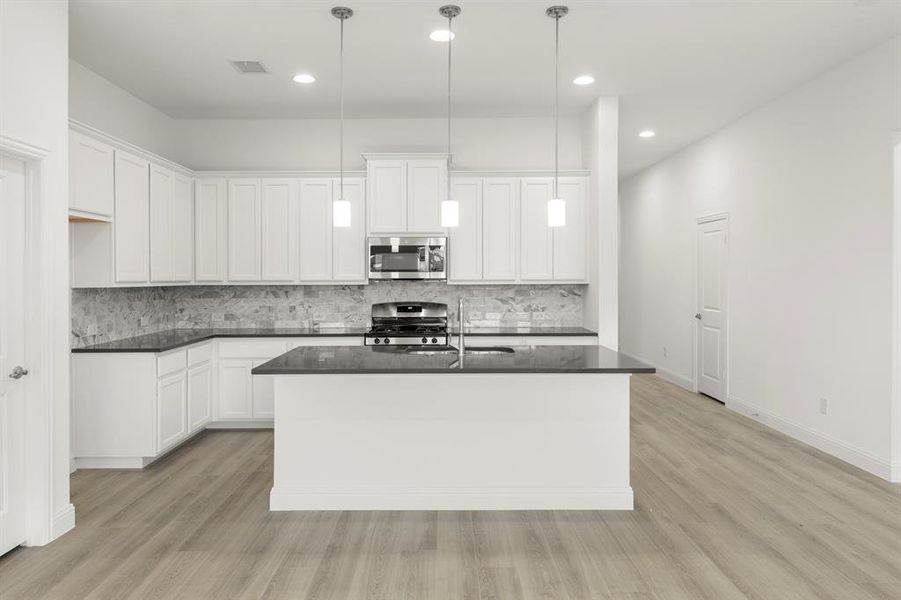 10. 2449 Wheatfield - Kitchen