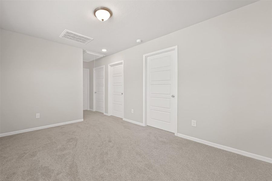 Spacious, unfurnished interior of a new home in Woodland Lakes, Houston (Image 34).