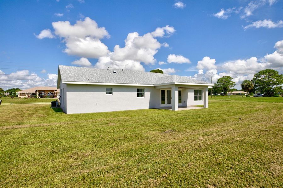 Front exterior of a new home in , Sebring, FL, highlighting curb appeal (Image 24).