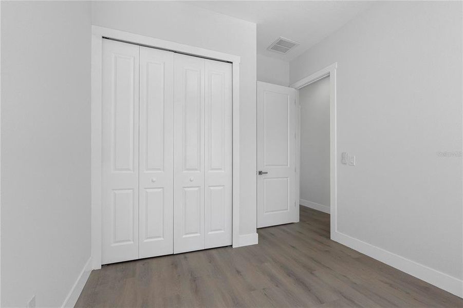 Spacious, unfurnished interior of a new home in , Tampa (Image 27).