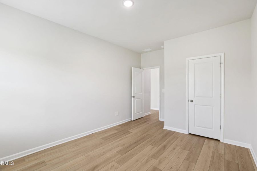 13-web-or-mls-Raleigh- River Glen- 693 W