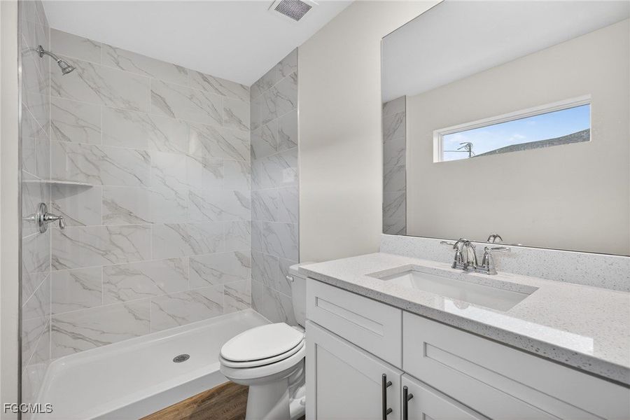 Furnished interior view inside a new home in Cape Coral, Cape Coral (Image 10).