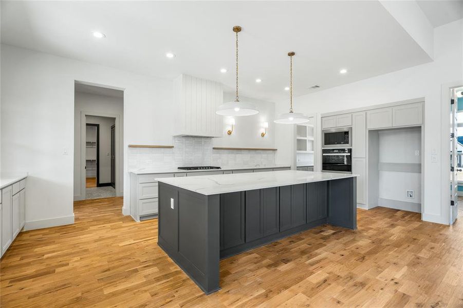 Furnished interior view inside a new home in Hidden Lakes on Mockingbird, Midlothian (Image 6). Furnished interior view inside a new home in Hidden Lakes on Mockingbird, Midlothian (Image 6).