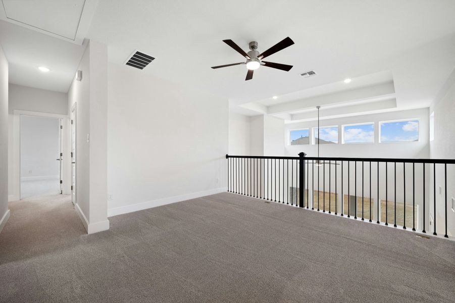 Spacious, unfurnished interior of a new home in Santa Rita Ranch, Liberty Hill (Image 30).