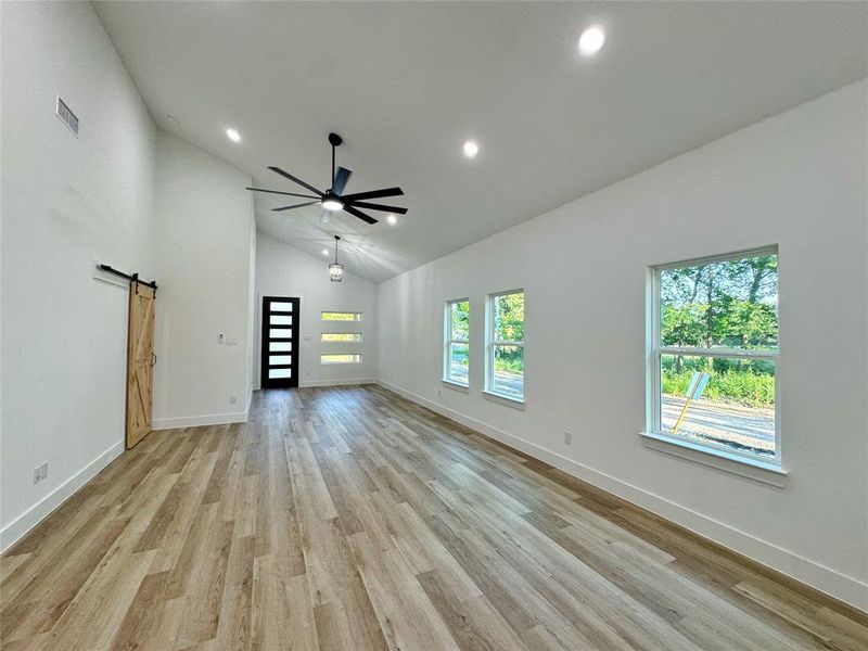 Spacious, unfurnished interior of a new home in , Greenville (Image 12).