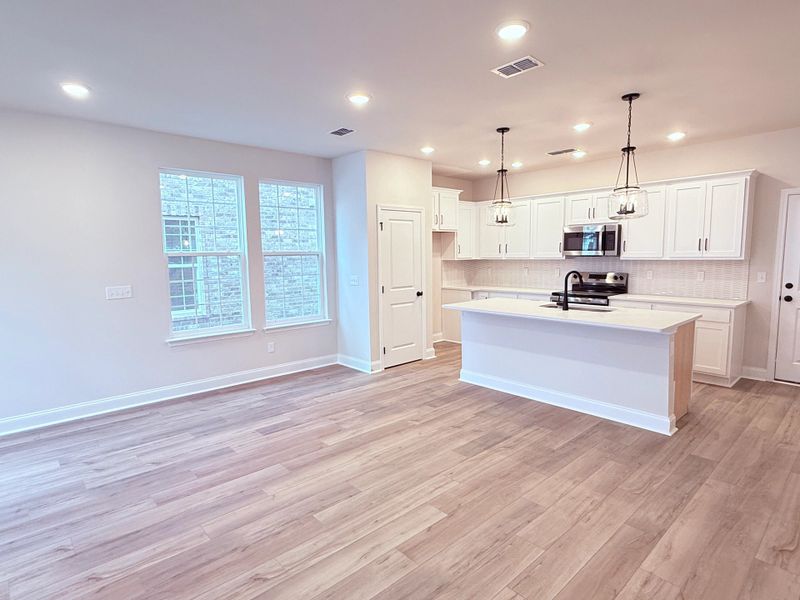 Spacious, unfurnished interior of a new home in Promenade at Clari Park, Murfreesboro (Image 7).