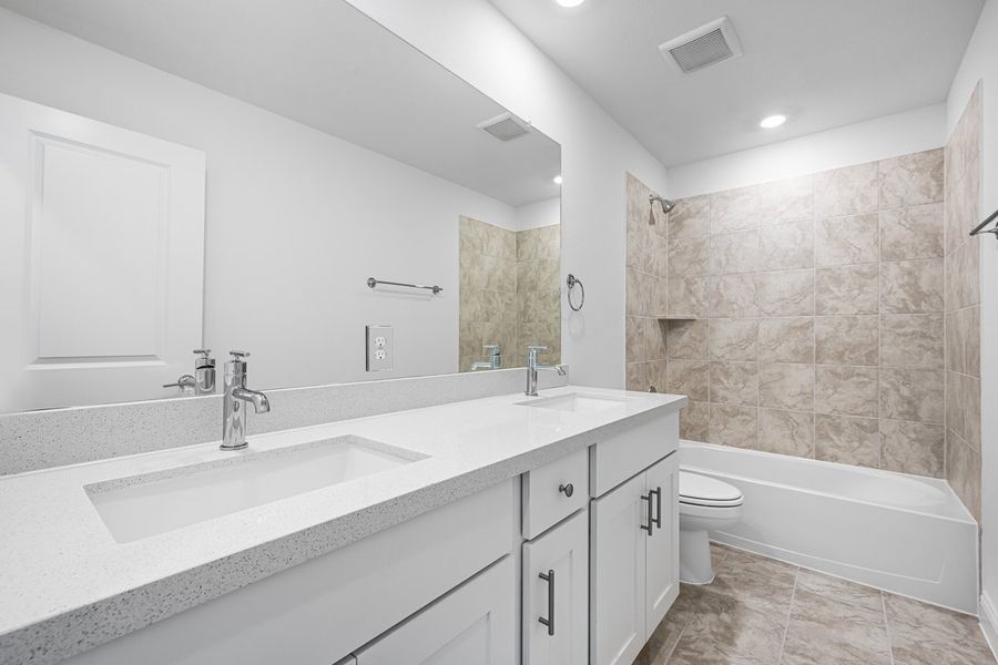 Furnished interior view inside a new home in Madero 50s, Fort Worth (Image 5).