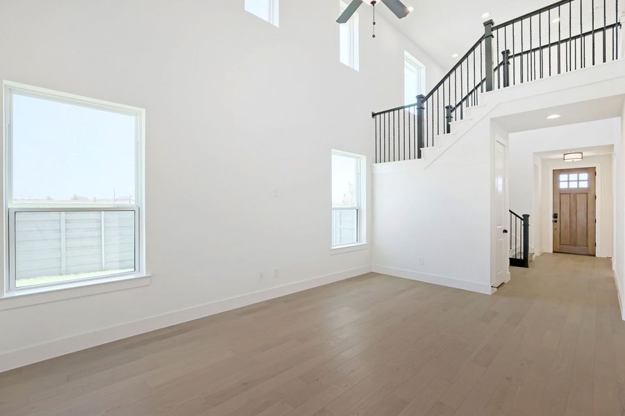 1612 Ramble - Living Area