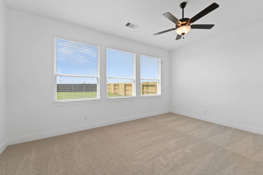 Spacious, unfurnished interior of a new home in Brookewater, Rosenberg (Image 23).