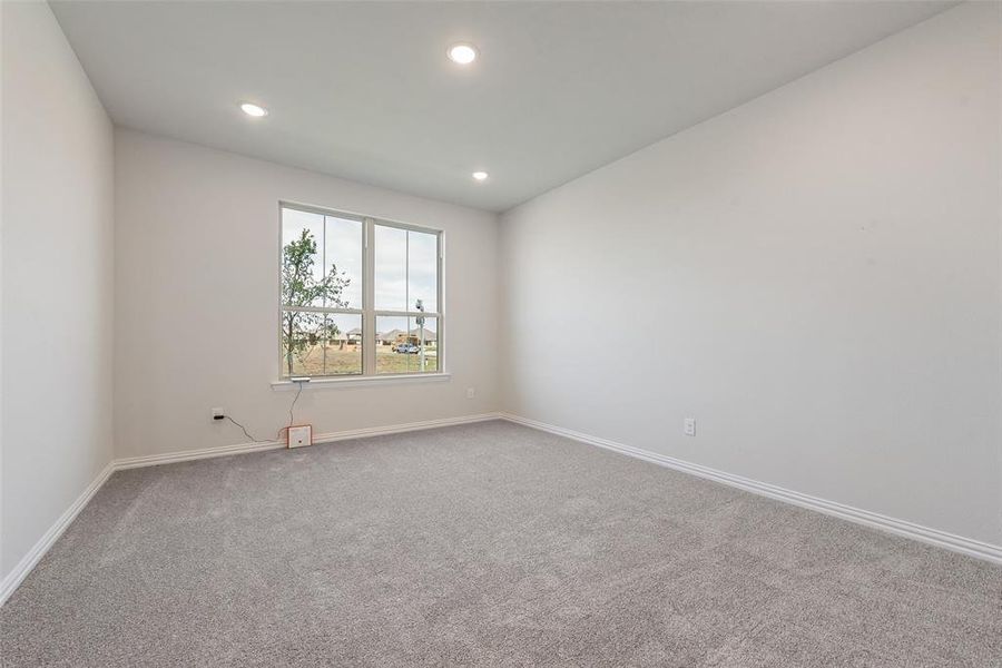 Spacious, unfurnished interior of a new home in Spiritas Ranch, Little Elm (Image 27).