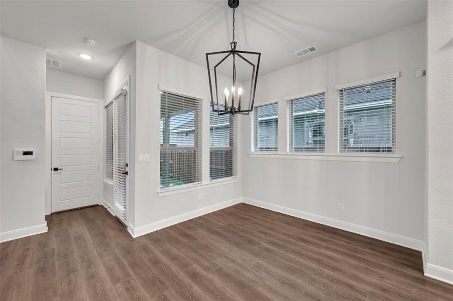 Spacious, unfurnished interior of a new home in Mantua Point Gardens, Van Alstyne (Image 31).