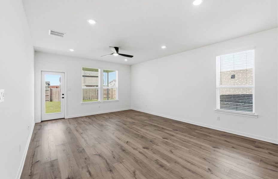 Spacious, unfurnished interior of a new home in Sunfield, Buda (Image 19). Spacious, unfurnished interior of a new home in Sunfield, Buda (Image 19).