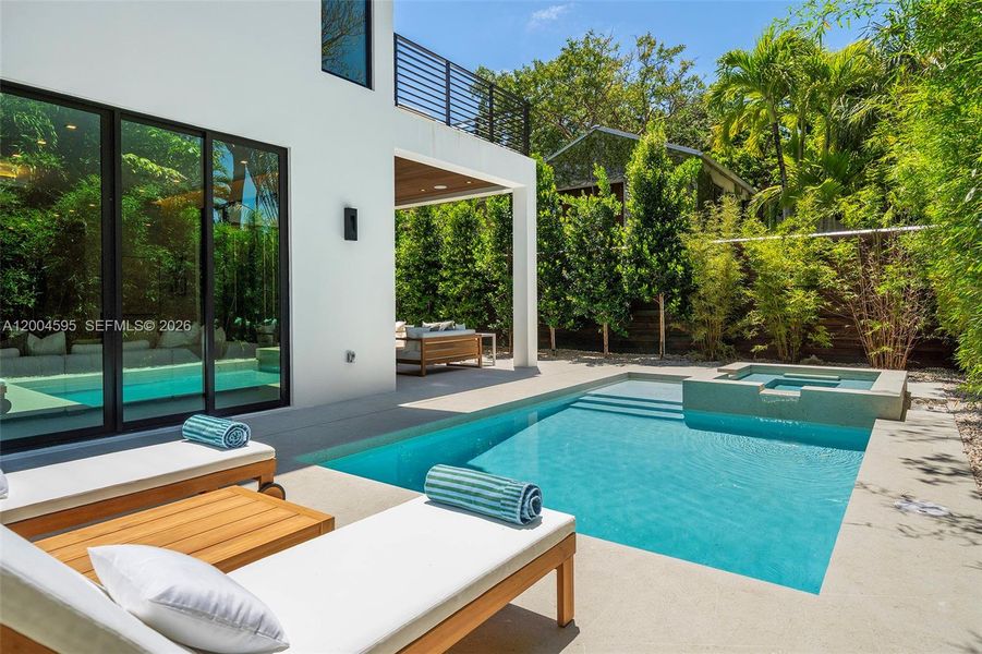 Exterior details and patio area of a home in , Miami (Image 27).