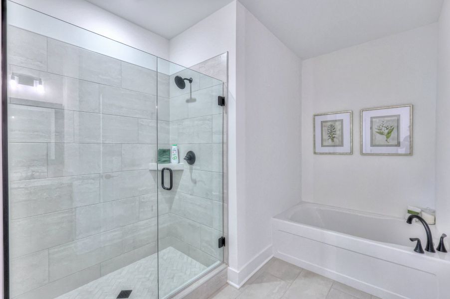 *Furnished model home example. Selections & finishes may vary. *Furnished model home example. Selections & finishes may vary.