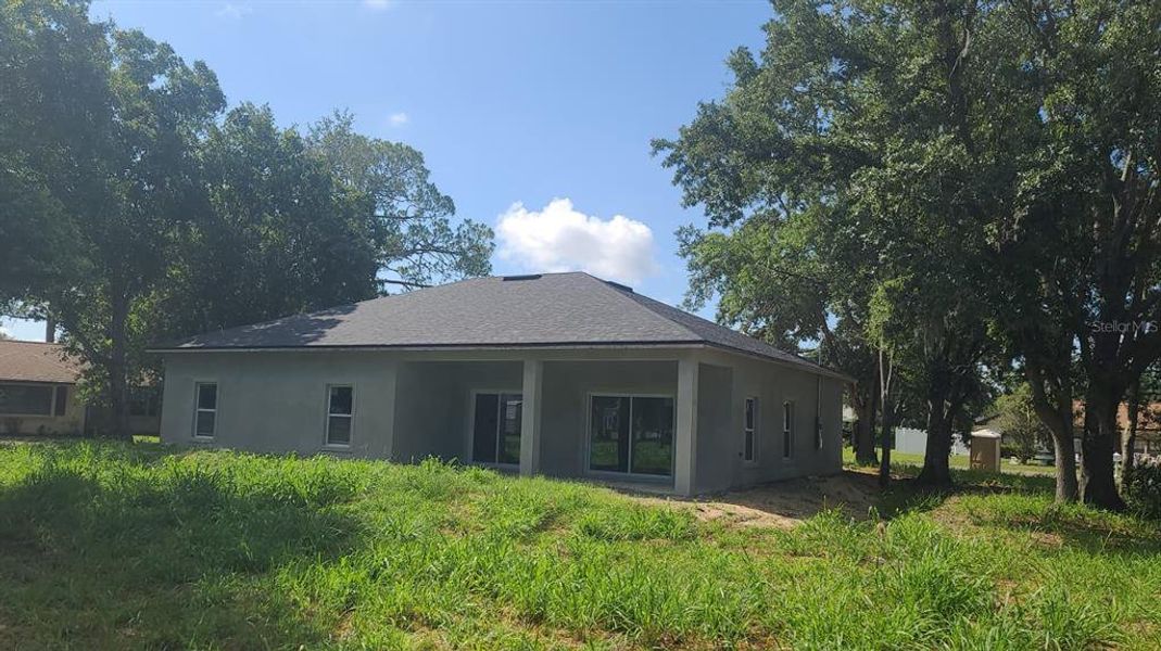 Exterior details and patio area of a home in , Sebring (Image 13).