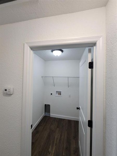 Spacious, unfurnished interior of a new home in , Dunnellon (Image 10).