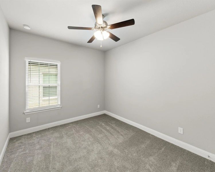 Representative unfurnished interior of a home built from the Nevada by BLUEHAVEN Homes in Lakepointe, Lavon (Image 20).