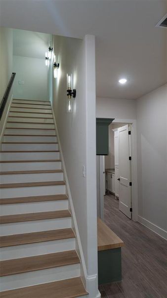 Spacious, unfurnished interior of a new home in , Mansfield (Image 21).