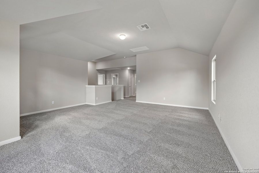 Spacious, unfurnished interior of a new home in Jordan's Ranch, San Antonio (Image 10). Spacious, unfurnished interior of a new home in Jordan's Ranch, San Antonio (Image 10).