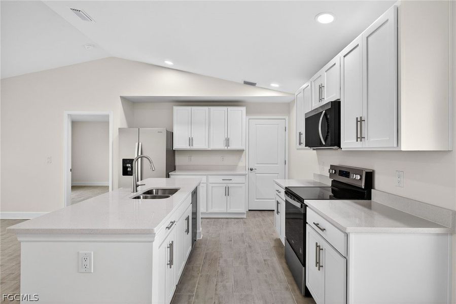 Furnished interior view inside a new home in Cape Coral, Cape Coral (Image 9).