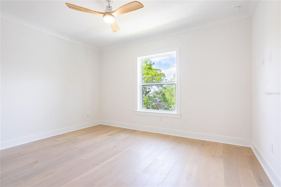 Spacious, unfurnished interior of a new home in , St. Petersburg (Image 32).