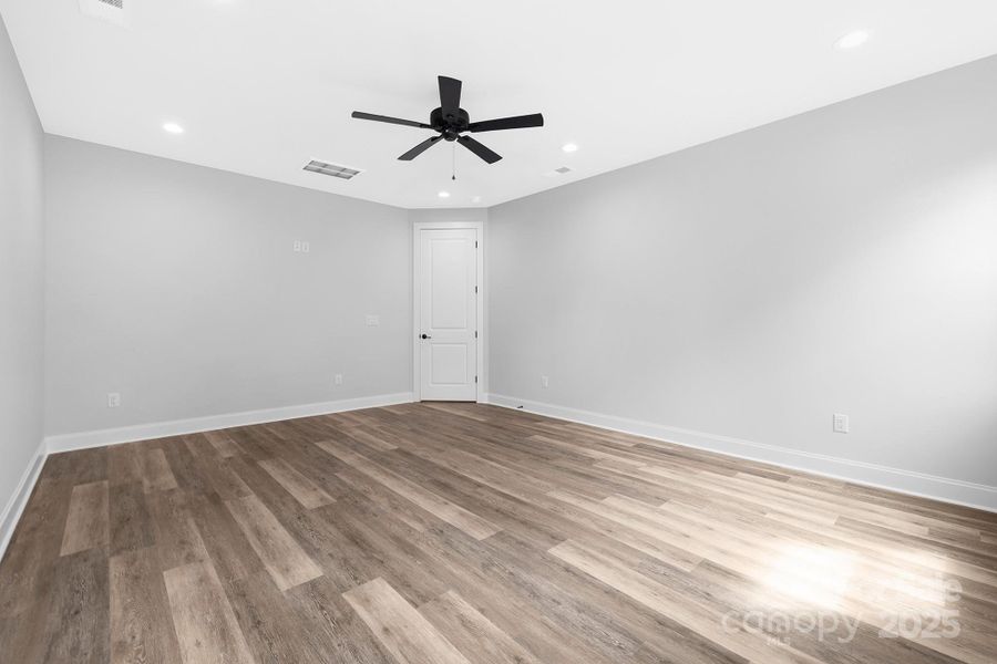 Spacious, unfurnished interior of a new home in , Charlotte (Image 14).
