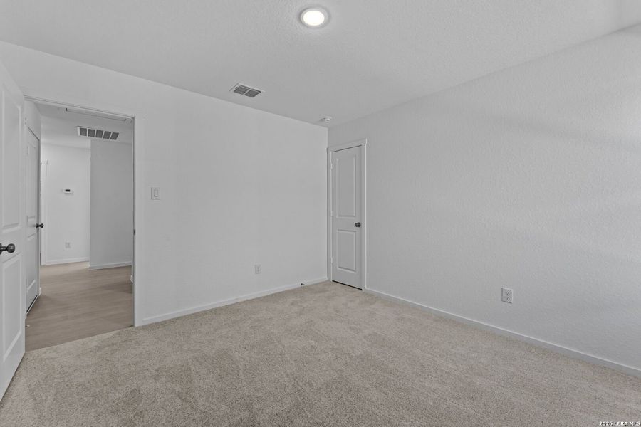 Spacious, unfurnished interior of a new home in Friendship Oaks, Fredericksburg (Image 12). Spacious, unfurnished interior of a new home in Friendship Oaks, Fredericksburg (Image 12).