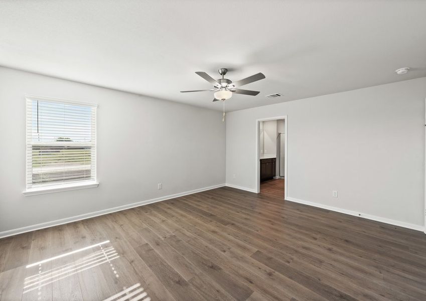 The master suite has a large bedroom, ensuite bathroom and walk-in closet. The master suite has a large bedroom, ensuite bathroom and walk-in closet.