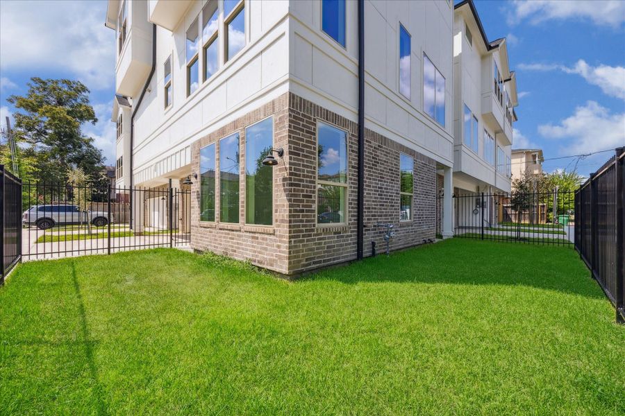 LOTS of Front and Side Yard Space. LOTS of Front and Side Yard Space.