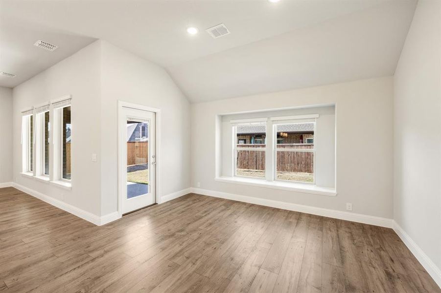 Spacious, unfurnished interior of a new home in Somerset, Mansfield (Image 34).