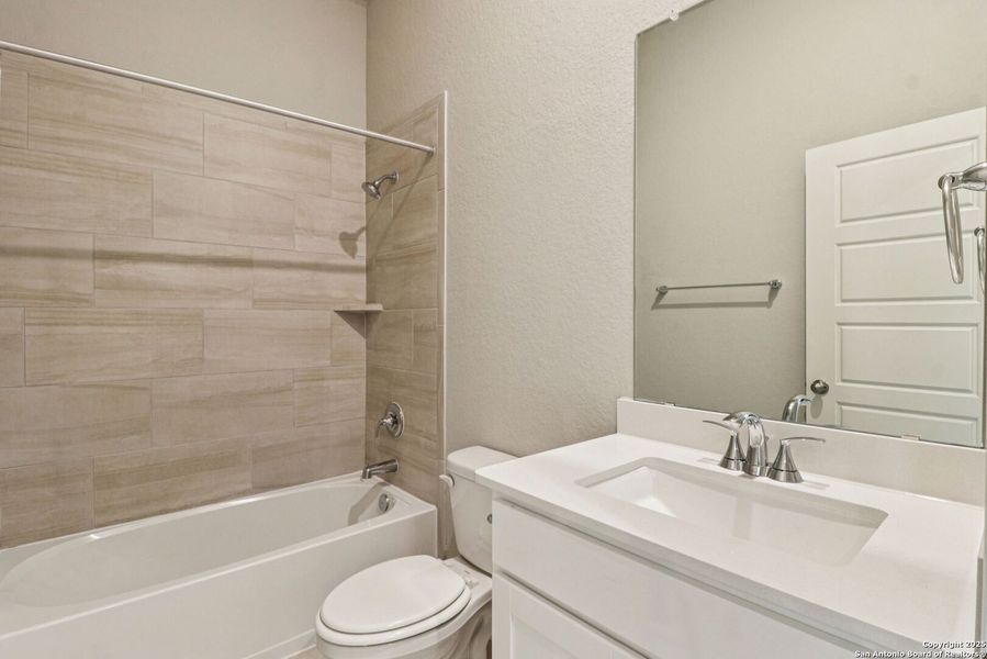 Image 39 of a home in Fox Falls.