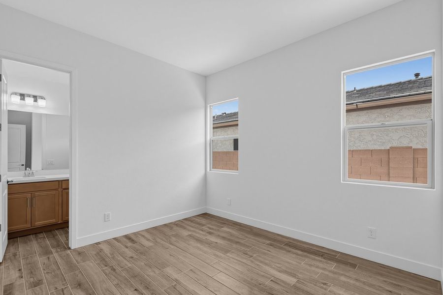 Spacious, unfurnished interior of a new home in Verdin, Phoenix (Image 25).