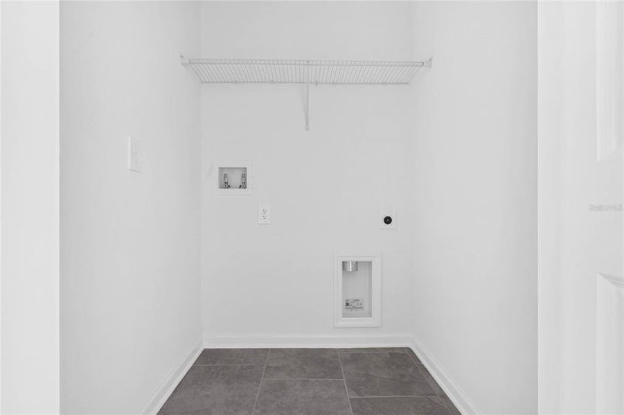 Spacious, unfurnished interior of a new home in , Davenport (Image 18).