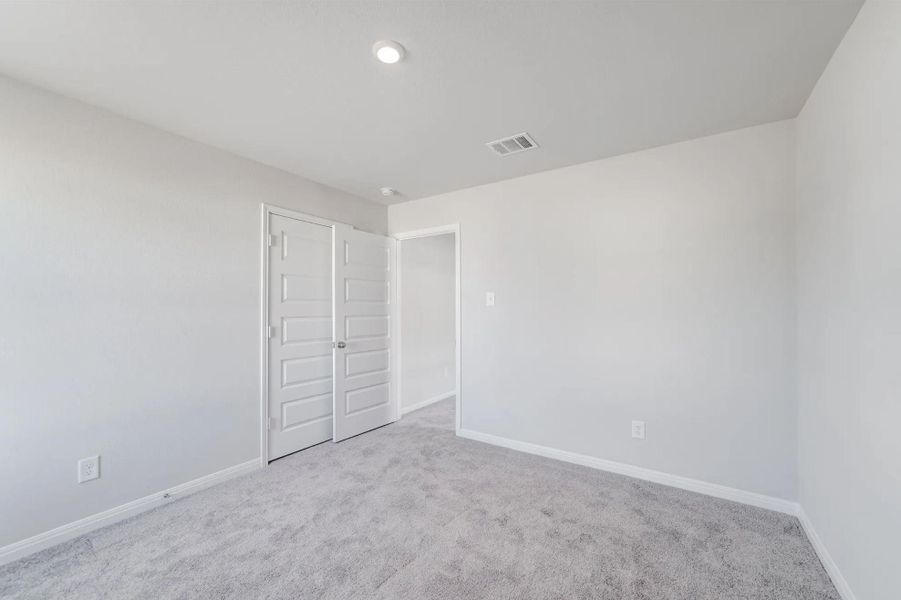 Spacious, unfurnished interior of a new home in Shirey Forest - Branches, Lufkin (Image 21).